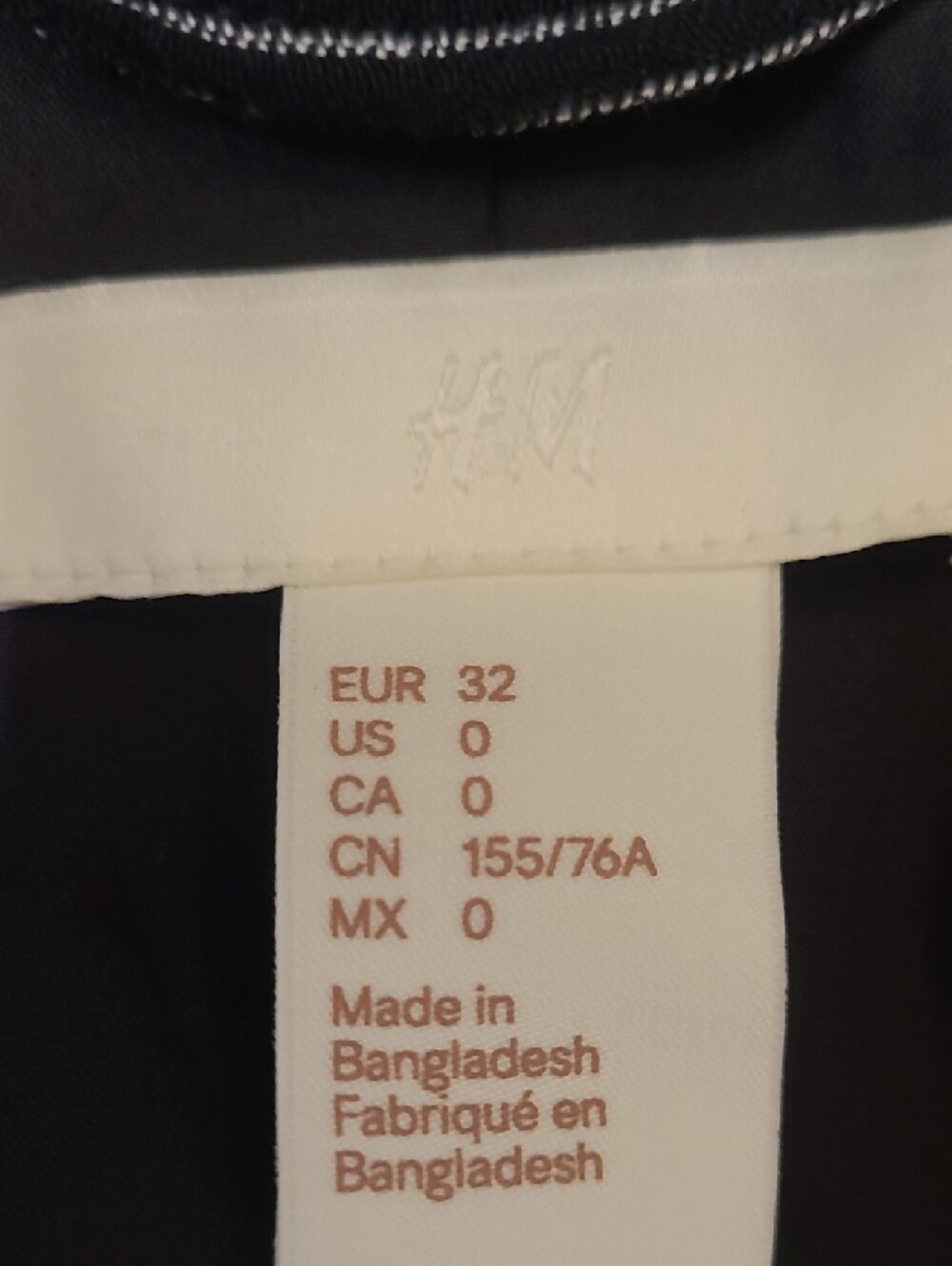 H&M Navy Pinstripe Blazer‎ - Picture 2 of 11